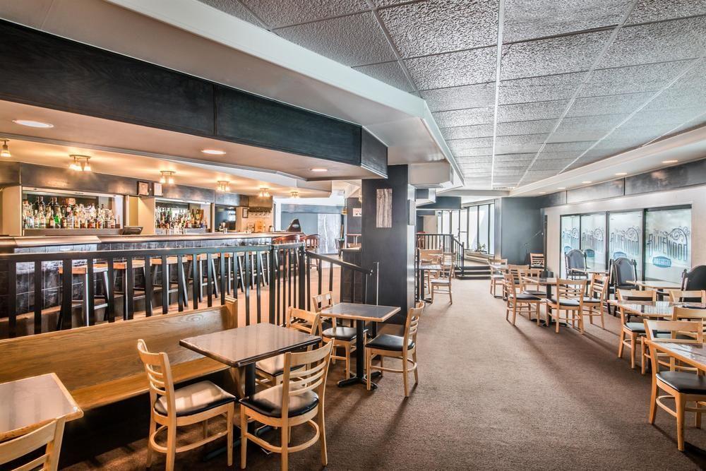 Howard Johnson By Wyndham Kitchener Conestoga Exterior foto