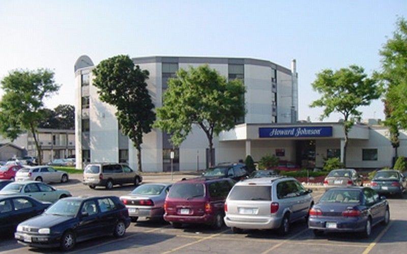 Howard Johnson By Wyndham Kitchener Conestoga Exterior foto